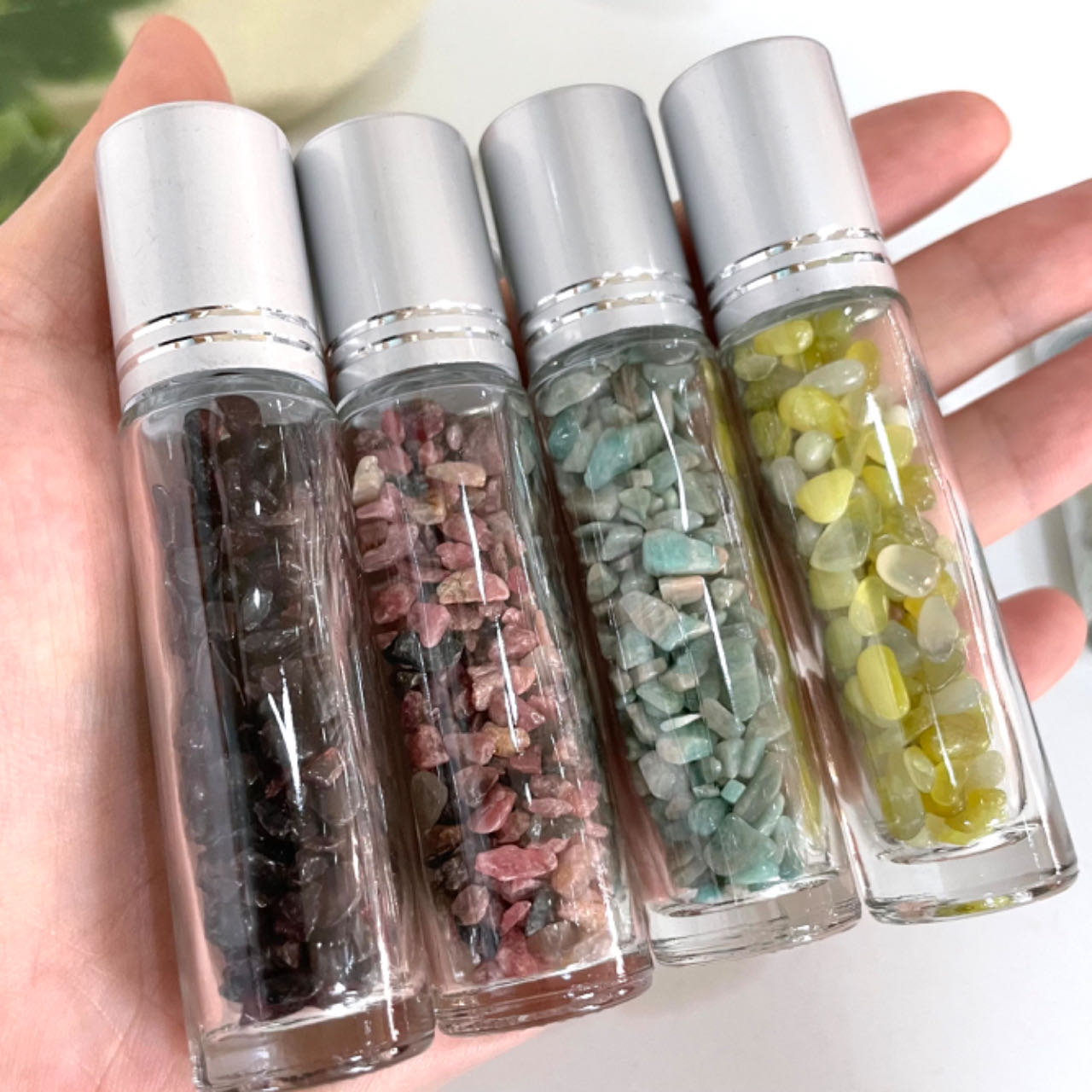 15PCS Essential Oil Roller Crystal Bottles Funnels for Oils Roller on Bottles Amethysts Red Jasper Carribean Caloit Garnet Prehnite Peridot From IG Crystal