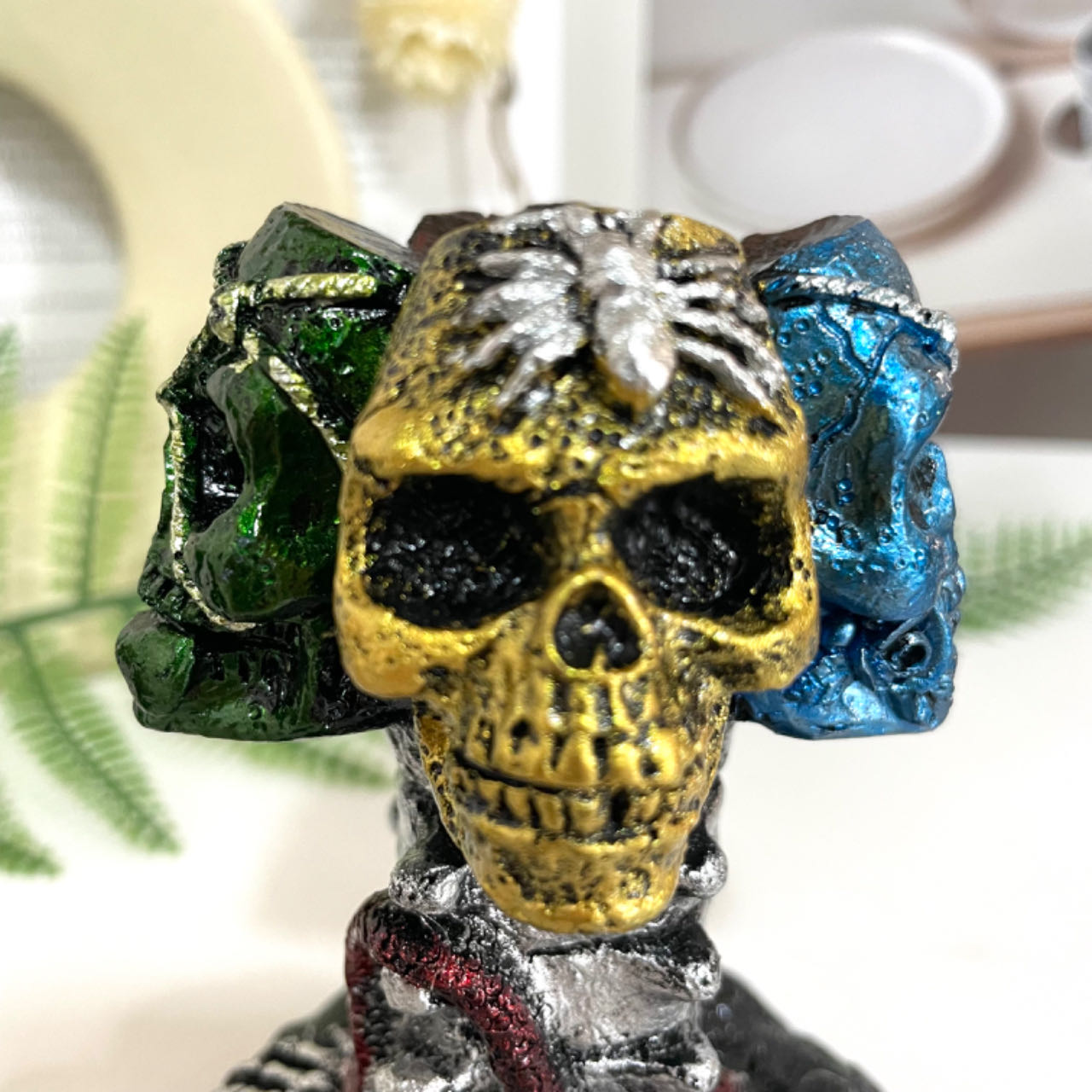 2PCS Skull Snake Stand Black White Healing Stone Home Decoration For Crystal Ball From IG Crystal