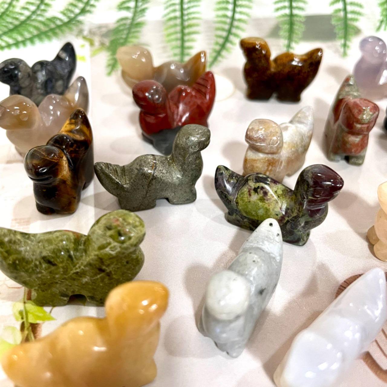 10 Counts Different Material Small Dinosaur Crystal Rose Quartz Clear Quartz Kiwi Jasper Sodalite Amethyst Opalite Unakite Healing Crystal From IG Crystal