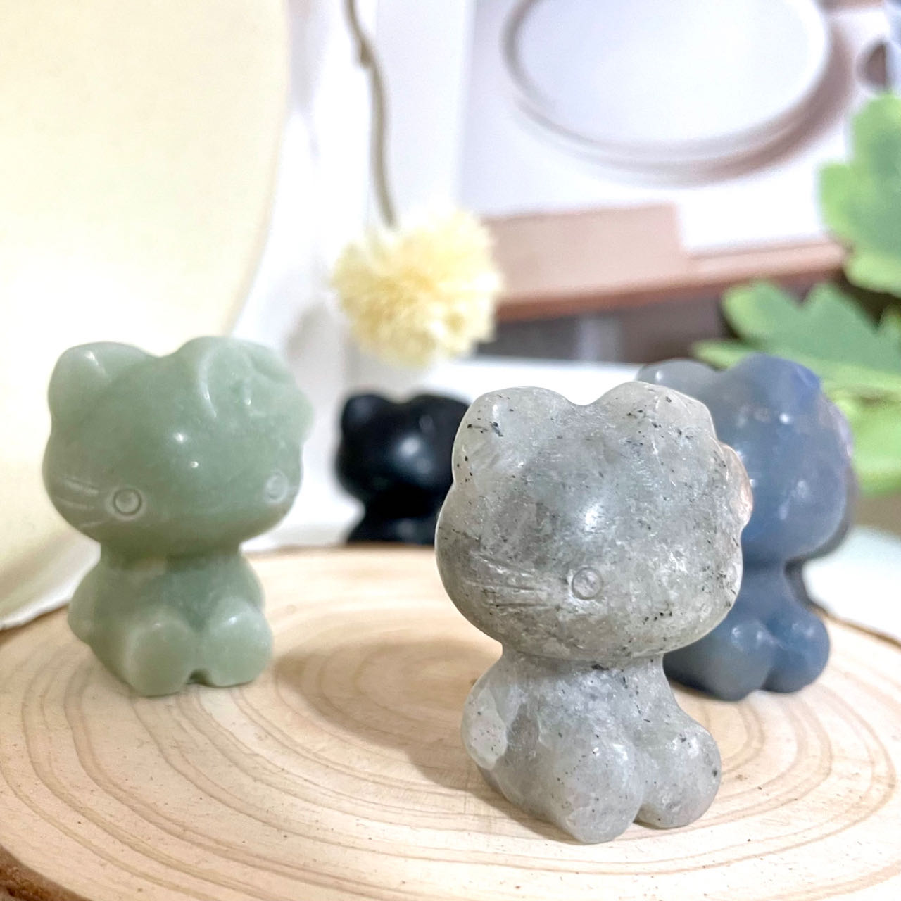 Different Maerail Hello Kitty Crystal Stochastic 10PCS Rose Quartz Clear Quartz Black Obsidian Green Aventurine Kiwi Jasper Healing Crystal From IG Crystal