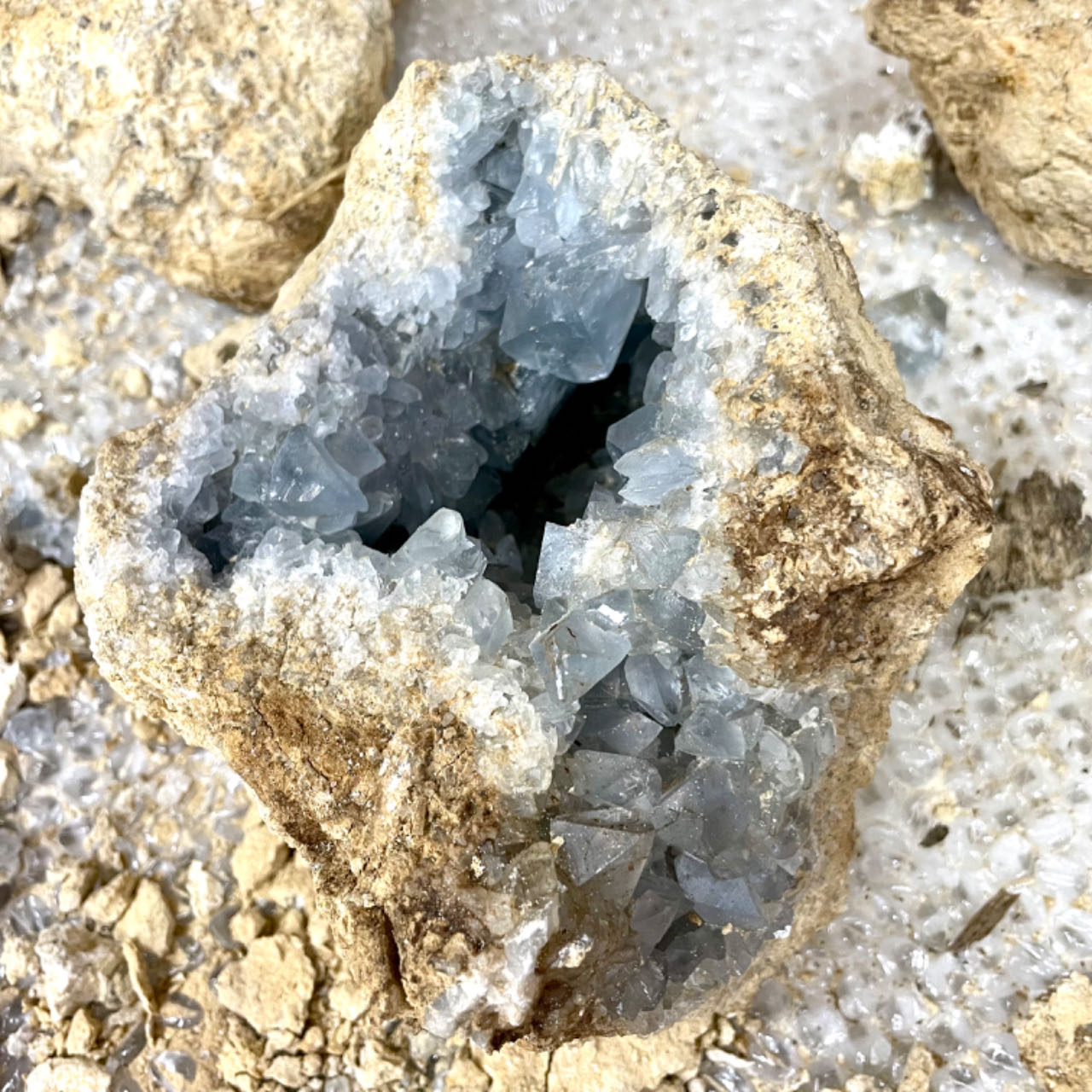 2kg Big Celestite Cluster Geode Healing Crystal Gem Reiki Healing Home Decor Crystal Jewelry Shop Pretty Crystals From IG Crystal