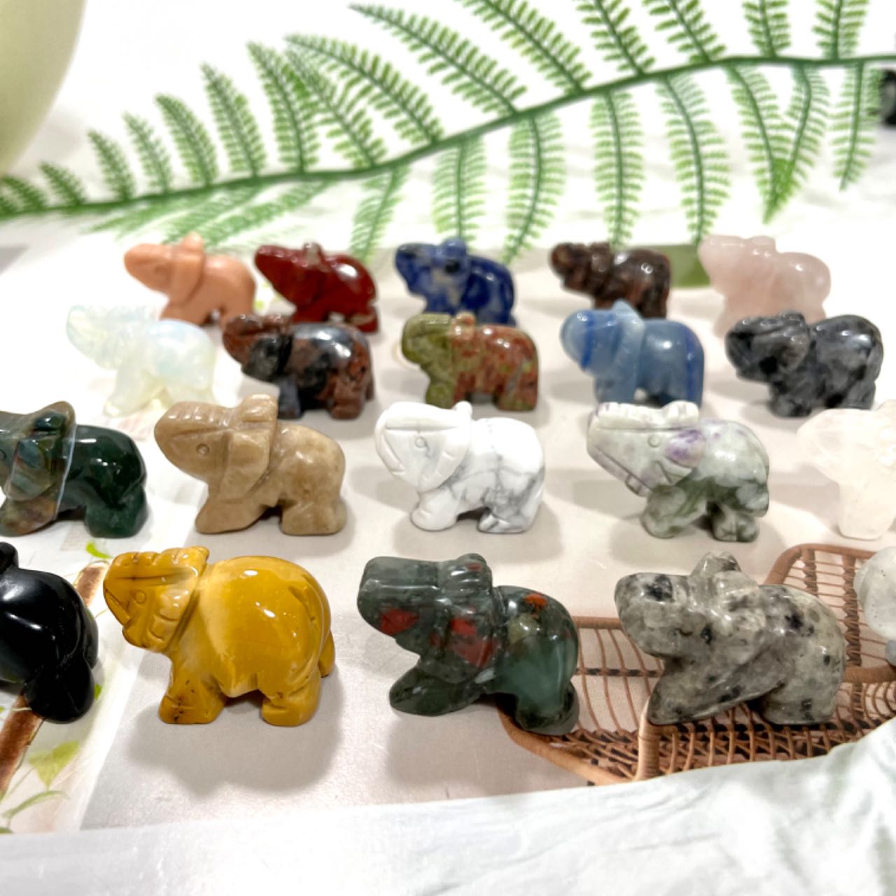 IG Crystal 12PC Mix 1.5 Inch Crystal Carvings Elephant Different Stone Healing Stone Home Decoration