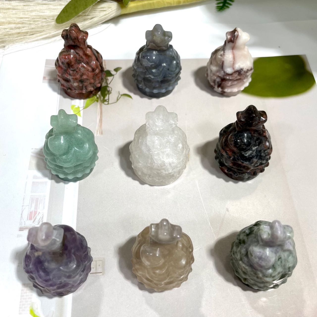 6 Counts Different Material Christmas Hat Crystal Clear Quartz Rose Quartz Lavakite Red Obsidian Fire Quartz Amethyst Green Aventurine Healing Stone Home Decoration From IG Crystal