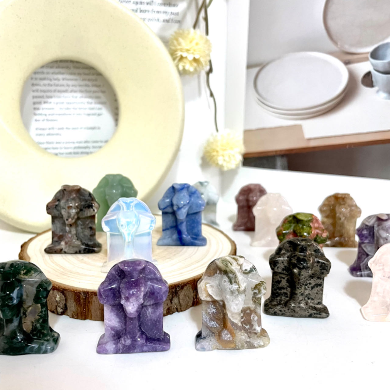 Different Material 4CM Gravestone Crystal 8 Counts Rose Quartz Clear Quartz Yellow Tiger Eye Amethyst Sodalite Green Aventurine Rohdnite Kiwi Jasper Healing Crystal Home Decoration From IG Crystal