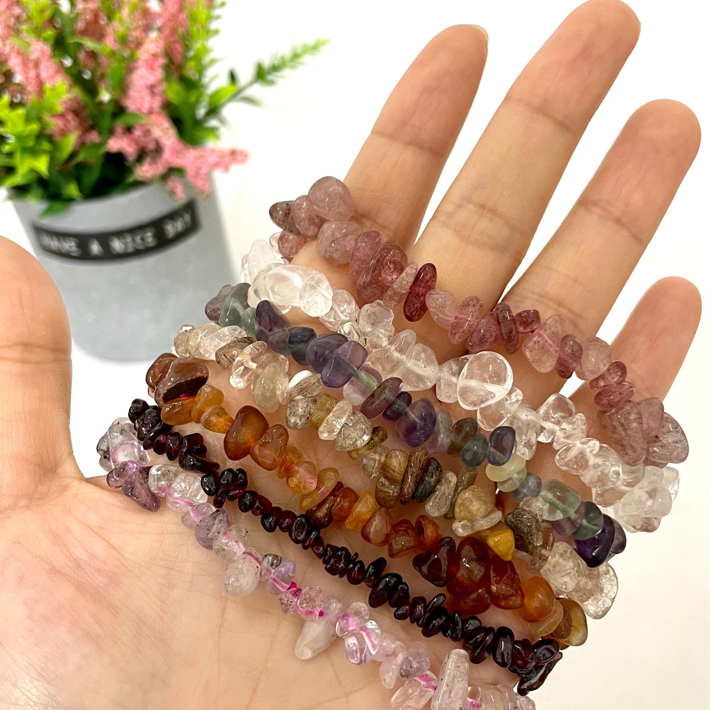 Mix 15pcs Chips Bracelets Set With One PC Gift Box Natural Crystals Healing Crystals Bracelet for Women and Men Teens Crystal Jewelry Shop Pretty Crystals From IG Crystal