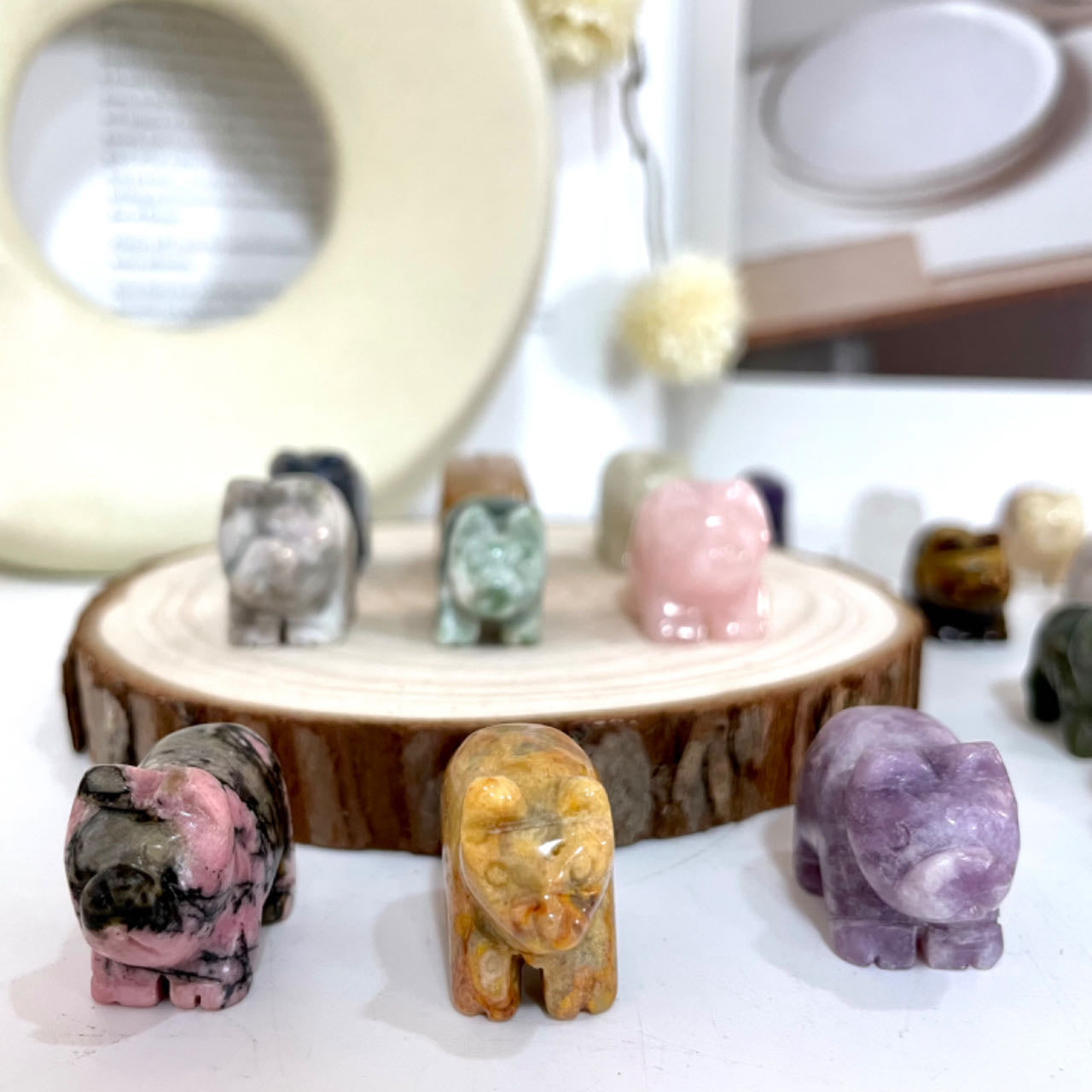 10 Counts Small Pigs Crystal 3cm Different Stones Healing Stone Home Decoration From IG Crystal