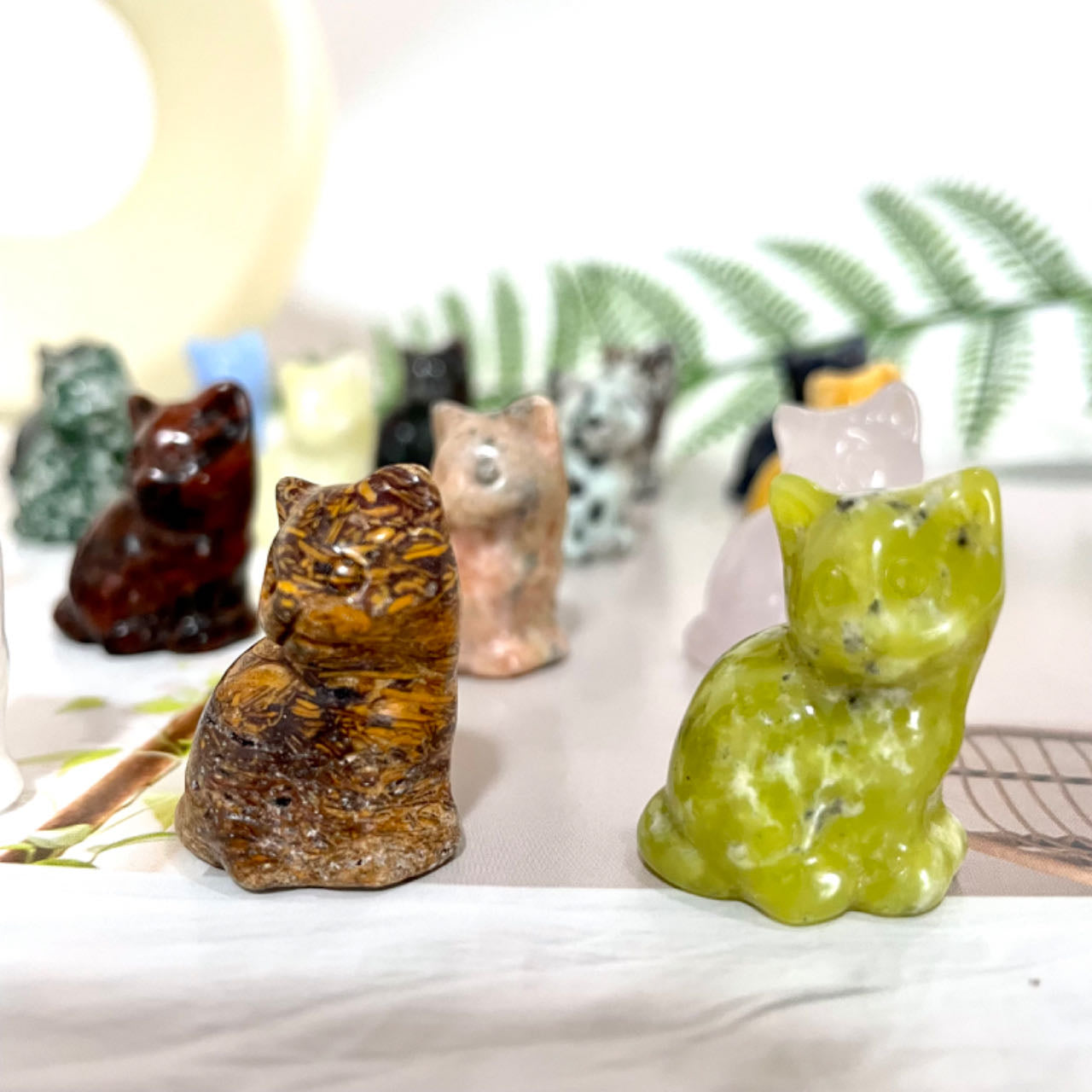 Different Material 3CM Height Small Cat Crystal 10 Counts Rose Quartz Clear Quartz Yellow Tiger Eye Amethyst Sodalite Green Aventurine Rohdnite Kiwi Jasper Healing Crystal Home Decoration From IG Crystal