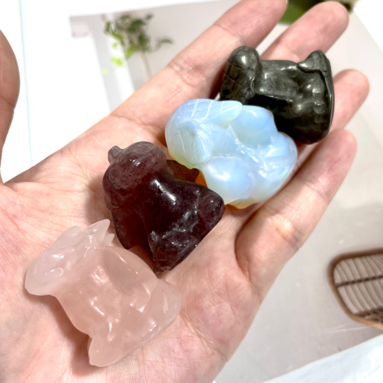 3 Counts Toothless Crystal Amethyst Clear Quartz Kiwi Jasper Green Aventurine Moss Agate Lepidolite Unakite Yellow Jasper Healing Crystal Home Decoration From IG Crystal