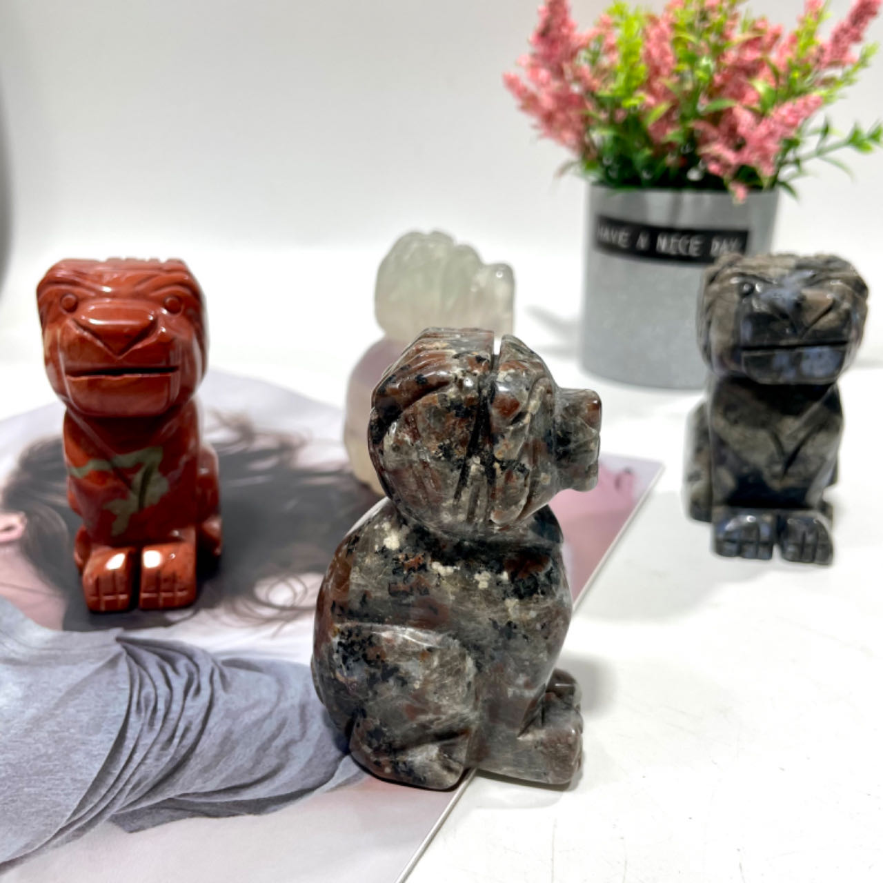 2 Counts Different Materials Lion Crystal Carvings 3 Inches Red Jasper Yooperlite Que Sera Fluorite Healing Stone Home Decoration From IG Crystal