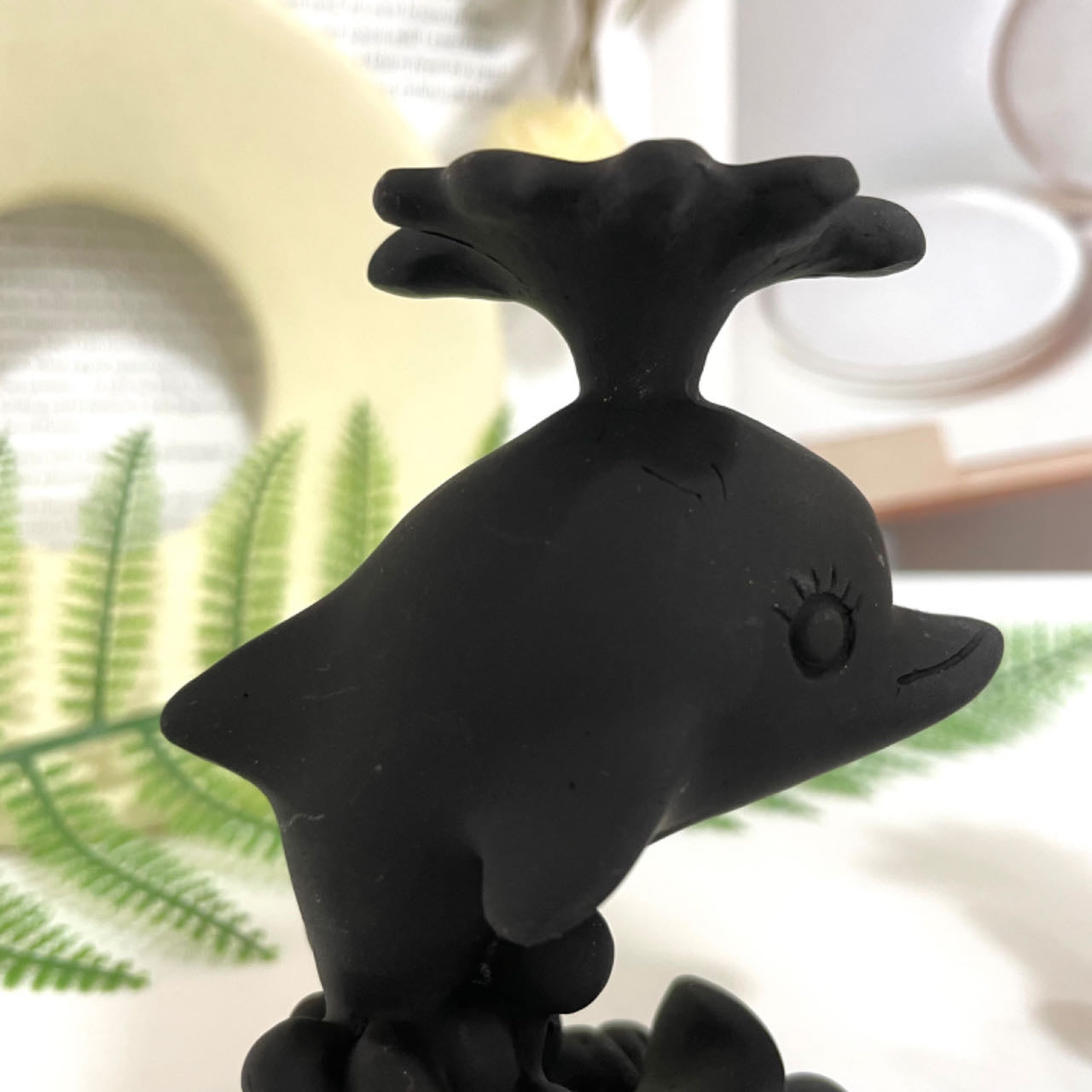 2PCS Dolphin Stand Black Blue Healing Stone Home Decoration For Crystal Ball From IG Crystal