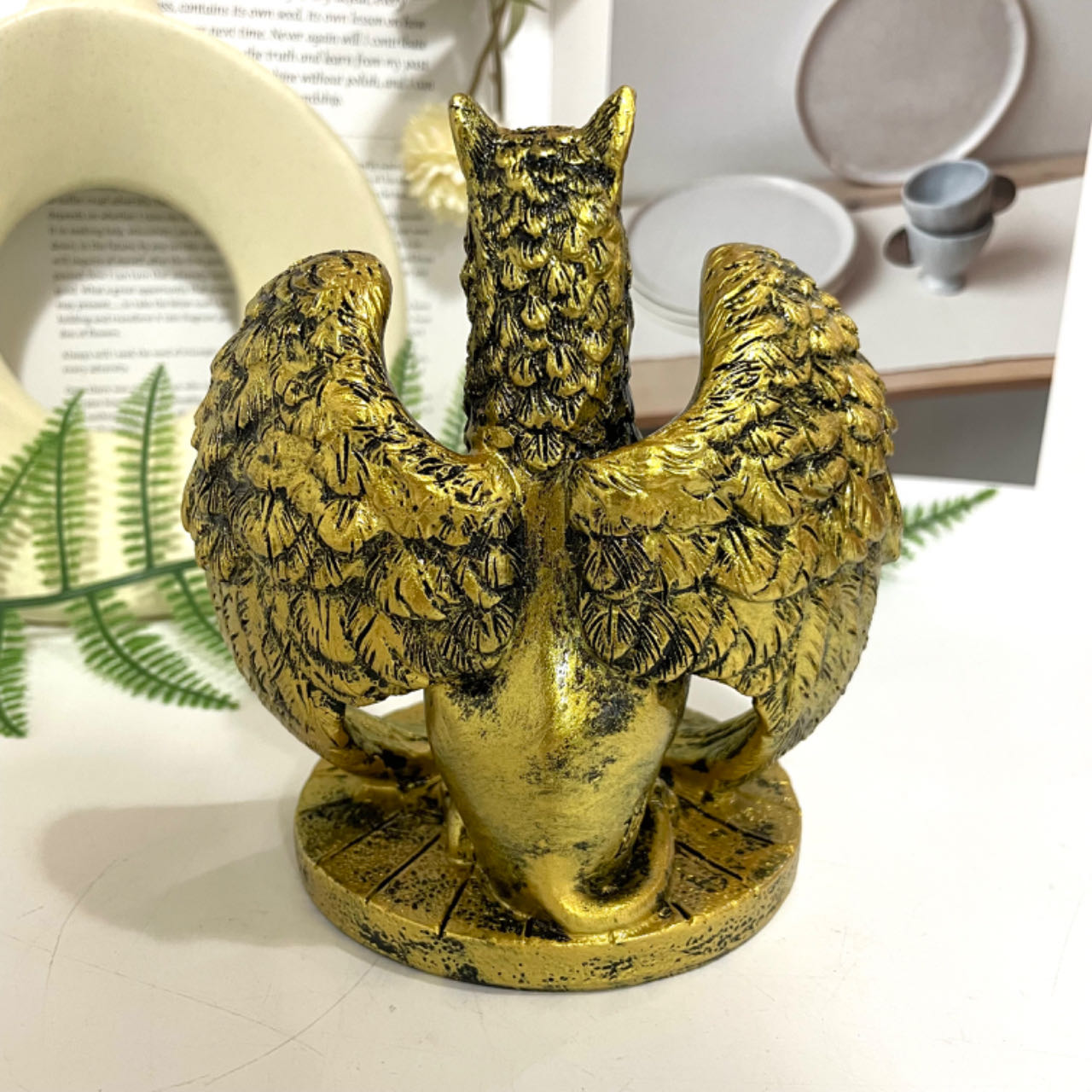 1PCS Eagle Stand Golden Healing Stone Home Decoration For Crystal Ball From IG Crystal